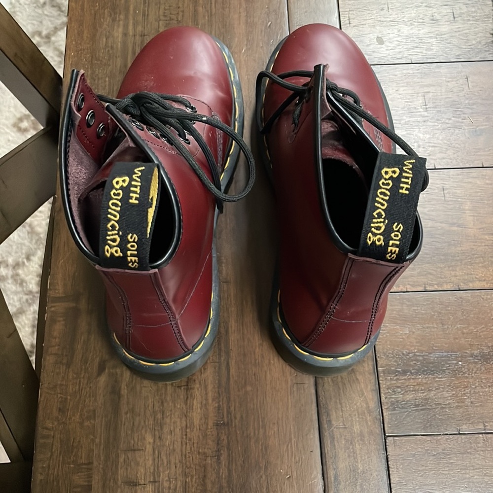 Rarely worn Dr. Martens! A pretty burgundy color.